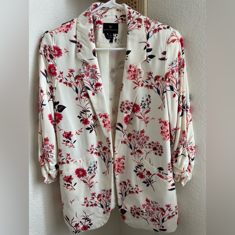 Small Worthington ivory and pink floral blazer